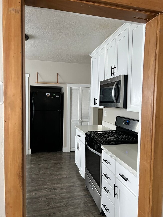 Building Photo - Newly Remodeled House in West Valley for Rent