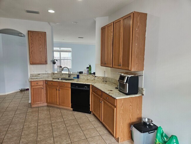 Building Photo - "Move in with a 12-month lease starting No...