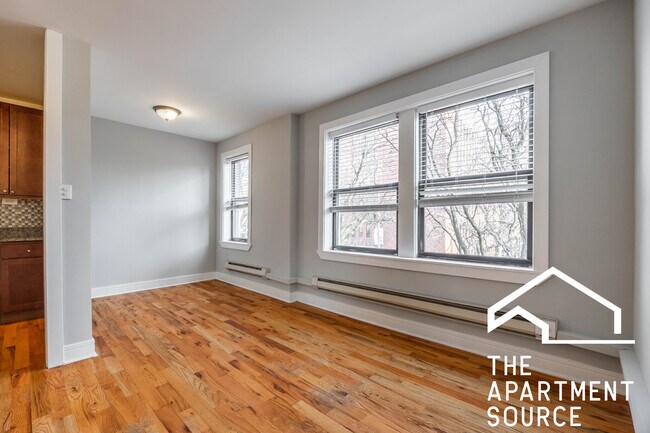 Building Photo - 4546 N Damen Ave