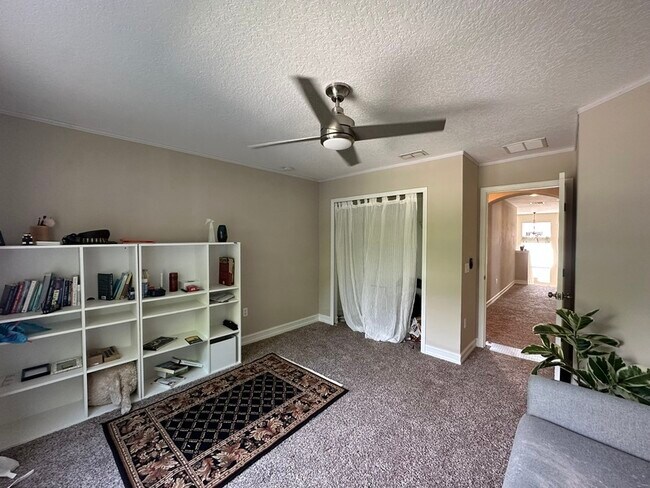 Building Photo - 6979 Bluestem Rd