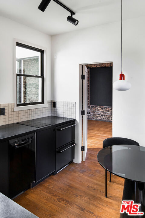 Building Photo - 3020 W Sunset Blvd