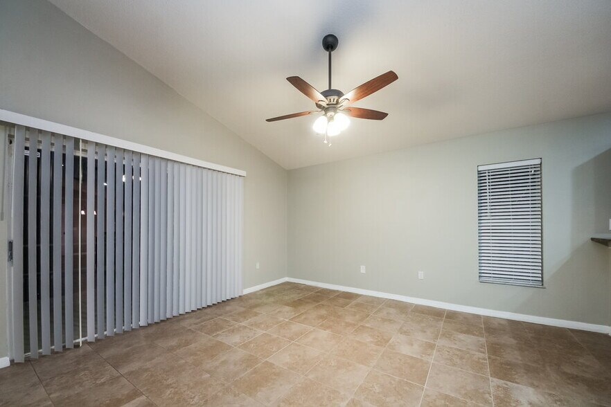 Building Photo - 4307 Bayside Dr