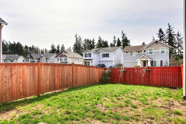 Building Photo - Open Floor Plan Home!  3 Bedroom, 2.5 bath with Loft