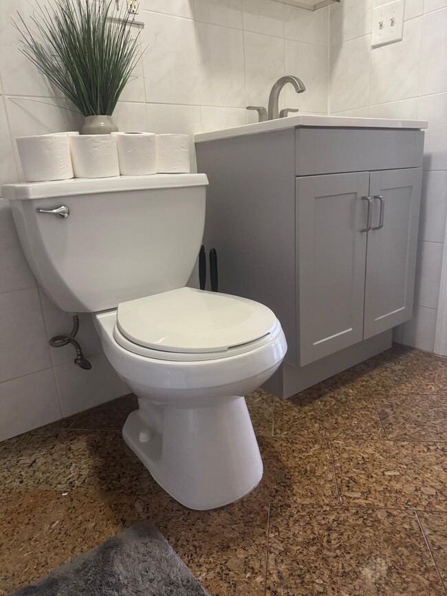 Building Photo - 413-415 9th St