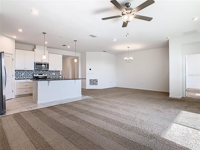 Building Photo - 1043 Lakeshore Breeze Pl