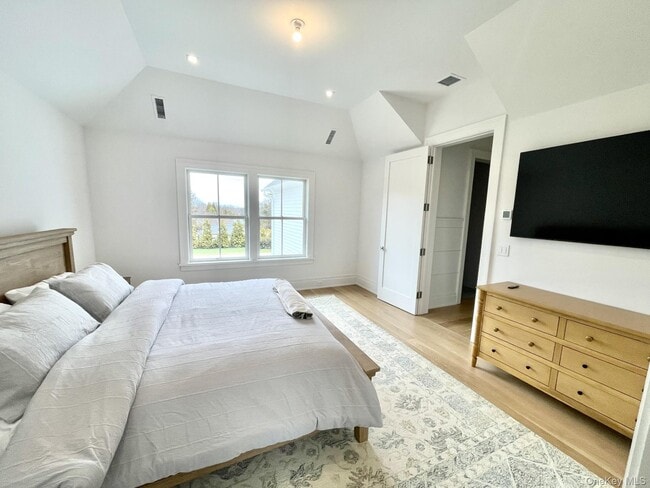 Building Photo - 59 Shinnecock Hills Rd