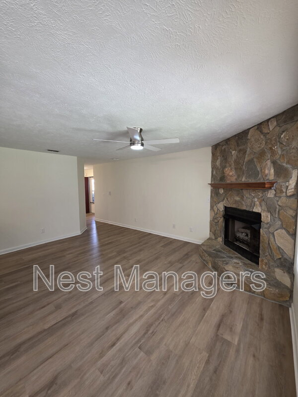 Building Photo - 6780 Willowbrook Dr