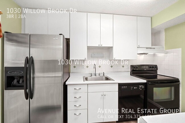 Building Photo - 1030 Willow Brook Dr