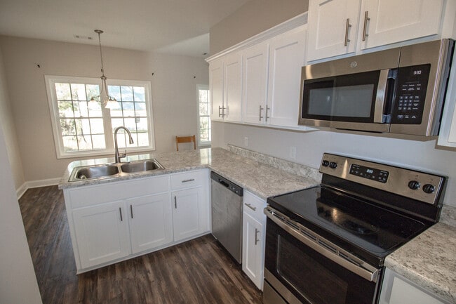 Building Photo - 603 N Kevin Ct