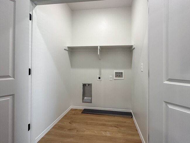 Building Photo - Glenhaven Townhomes