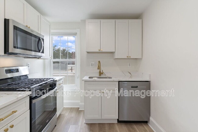 Building Photo - 1506 B Mt Vernon Ave