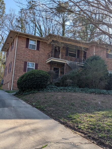 Primary Photo - 2209 Morehead Ave