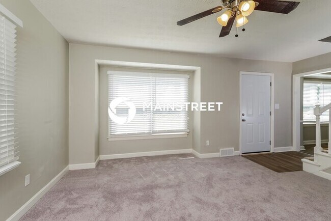 Building Photo - 3 Bedroom Pet-Friendly Home in Louisville,...
