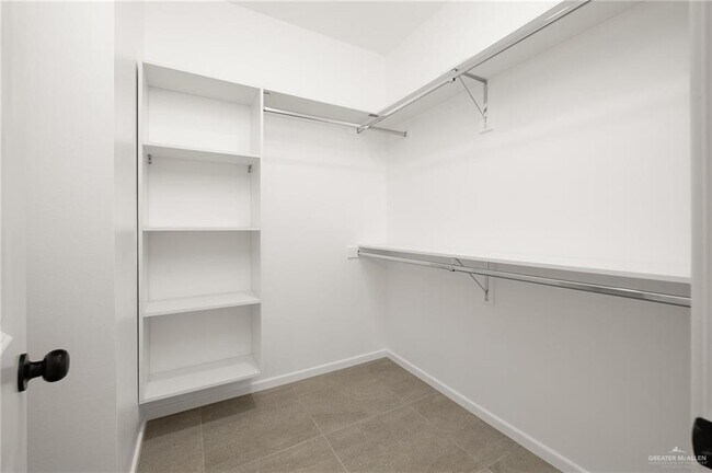 Building Photo - 14 S Links Dr