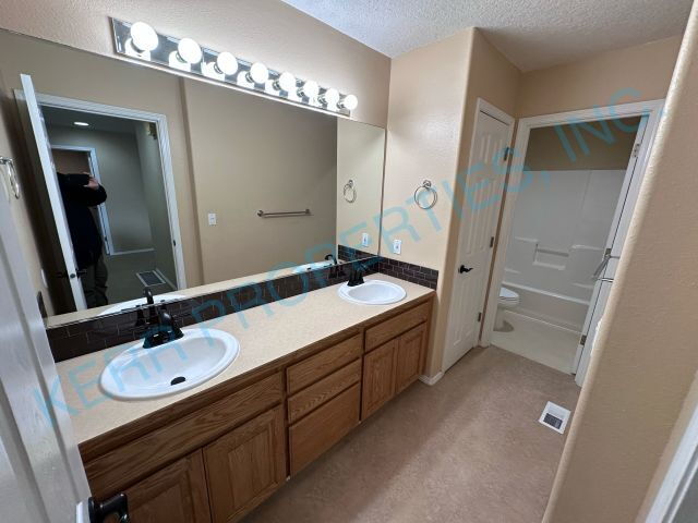 Building Photo - 4287 NE 1st St