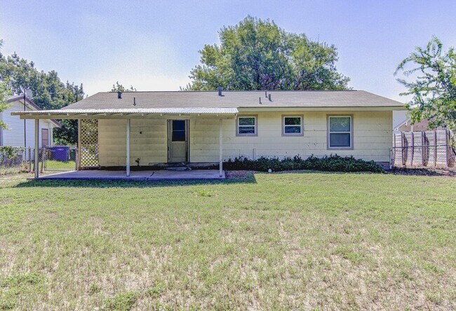 Building Photo - 8406 Burrell Dr