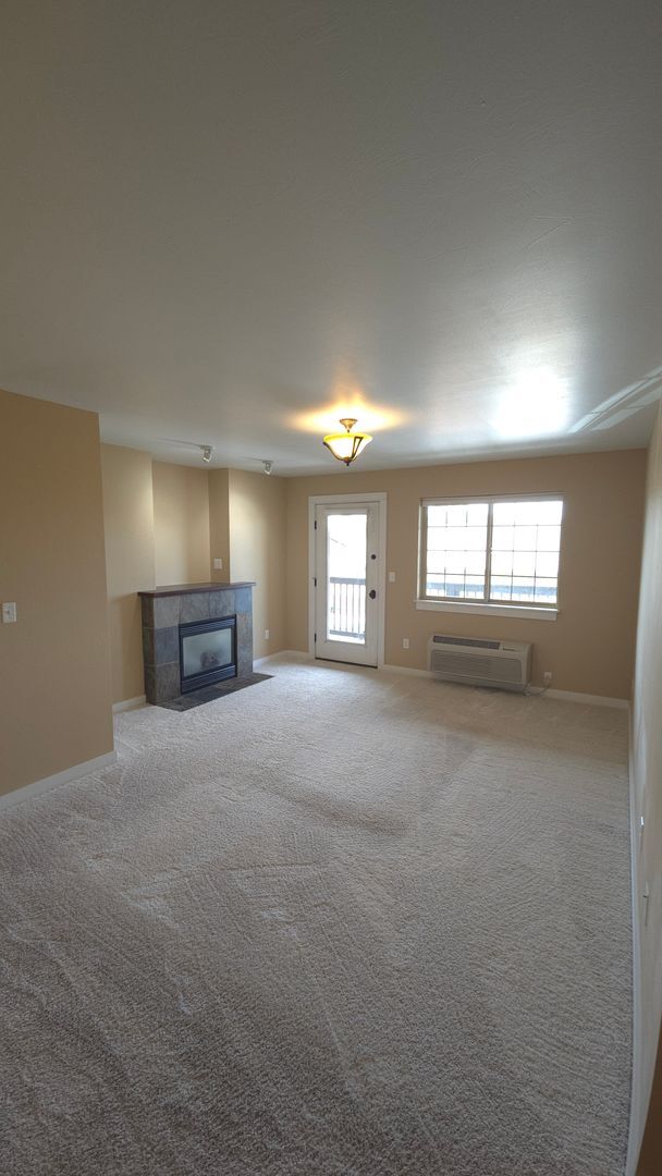 Building Photo - Amazing 2 Bedroom, 2 Bath Condo With 24-Ho...
