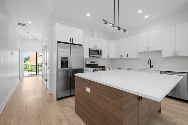 Building Photo - 70 E Pershing Rd