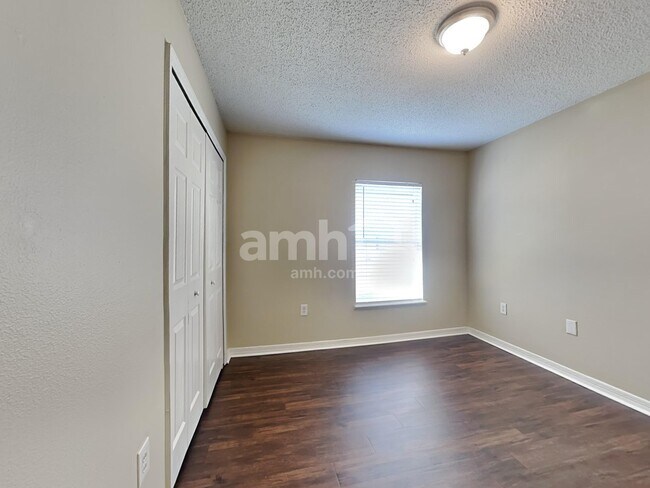 Building Photo - 1014 Brenton Leaf Dr