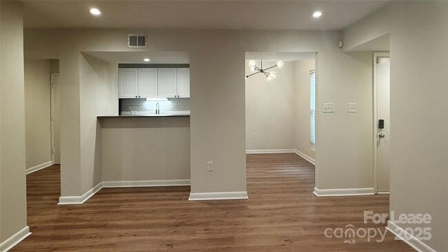 Building Photo - 4948 Sardis Rd