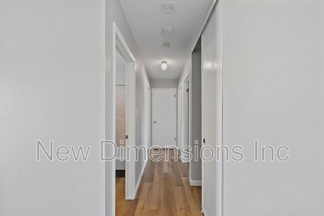 Building Photo - 2565 Pequop St