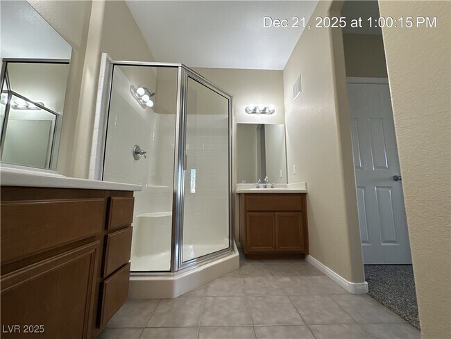 Building Photo - 7701 W Robindale Rd