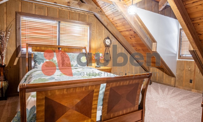 Building Photo - Log cabin home minutes to Downtown Chattan...
