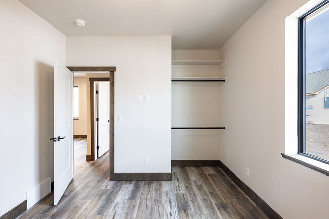 Building Photo - BRAND NEW 2 Bed/1 Bath ADU Home with Garage & Private Yard in Sugar City - Utilities Included!