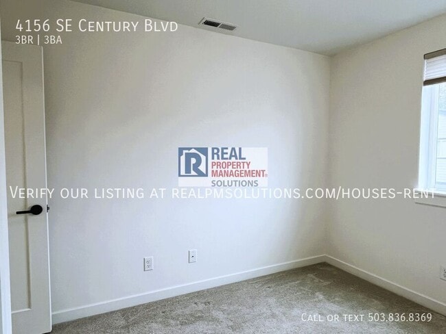 Building Photo - 4156 SE Century Blvd