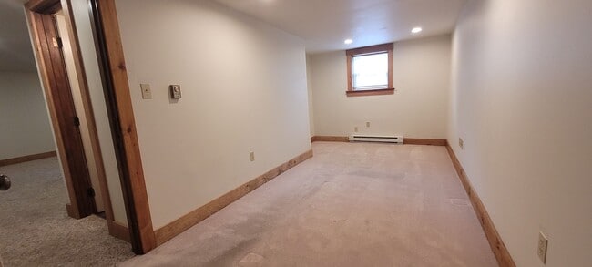 Building Photo - First floor one bedroom apartment in Leola