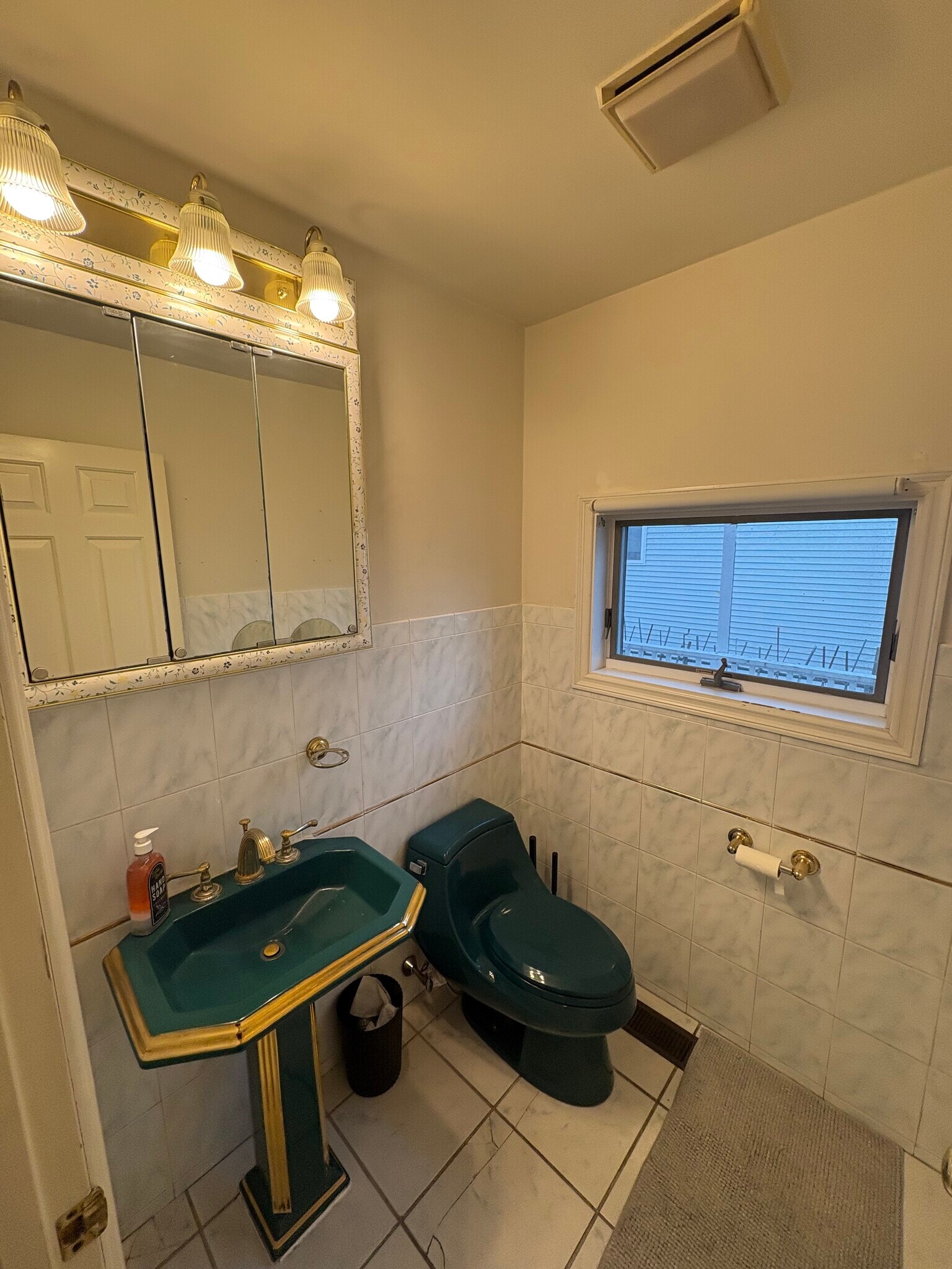 Building Photo - 309 Beacon St