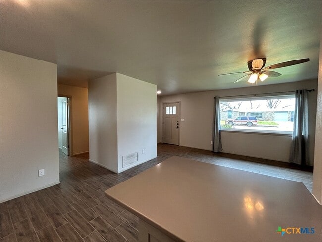 Building Photo - 362 Lockener Ave