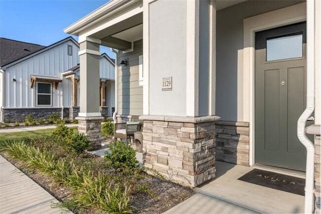Building Photo - 1100 Streamfield Dr