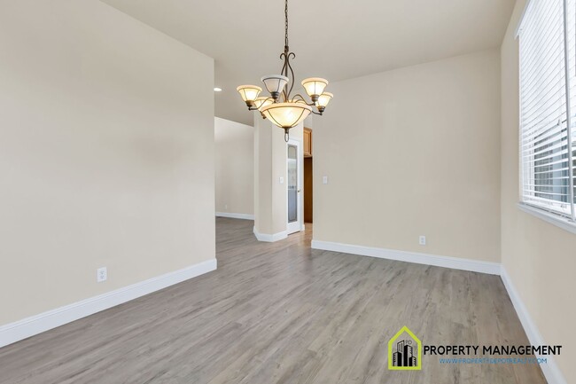 Building Photo - Luxury 5-BR Home Rental in Elk Grove