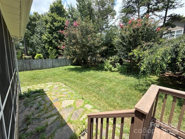 Building Photo - 9535 Numenore Dr
