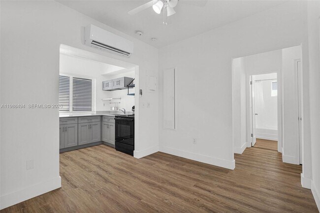 Building Photo - 319 80th St