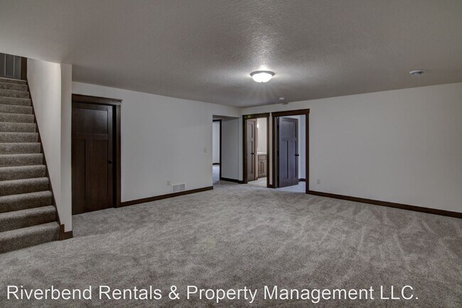 Building Photo - 3 br, 2 bath House - 4912 Waylon St
