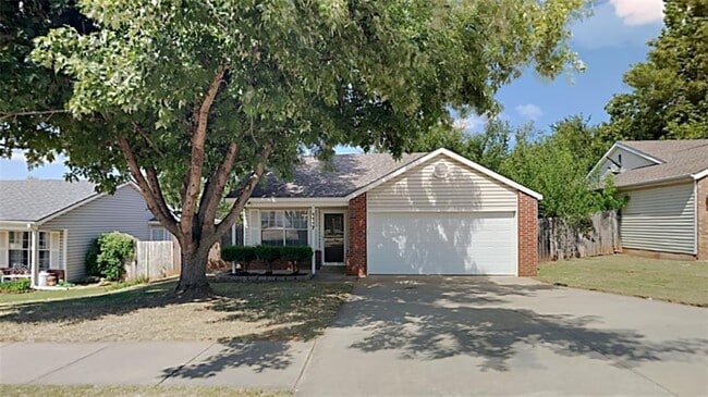 Building Photo - 1117 Cedarcrest St