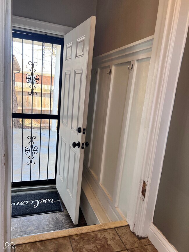 Building Photo - 1524 E 46th St