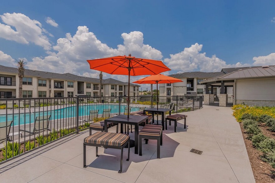 Building Photo - 4835 Usaa Blvd