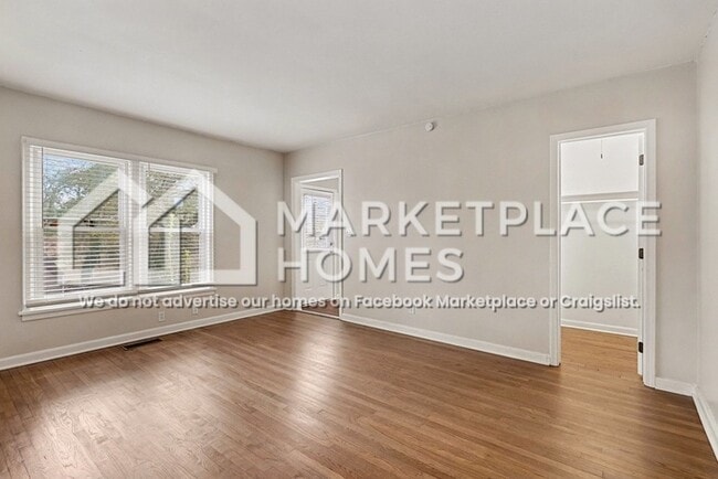 Building Photo - 2851 Akron St