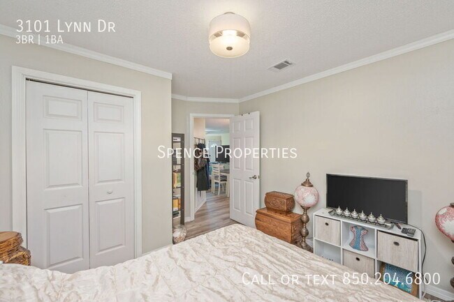 Building Photo - 3101 Lynn Dr