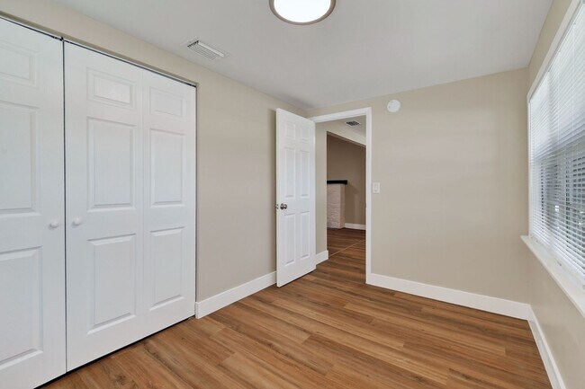 Building Photo - 3714 Morton Ave