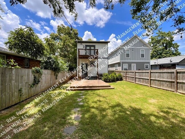 Building Photo - 1736 16th Ave N