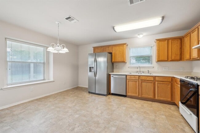 Building Photo - 904 Sally Lunn Way