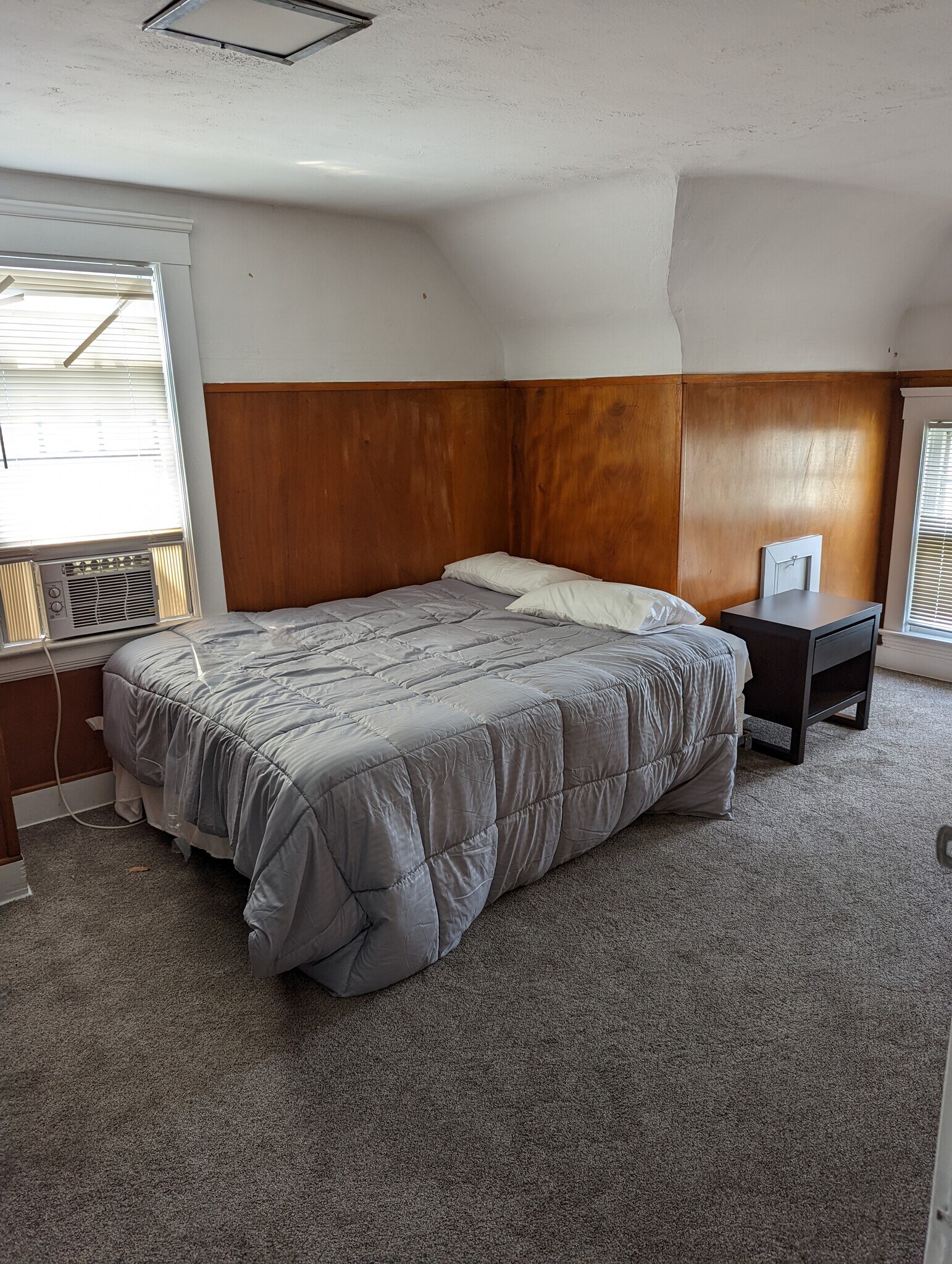 Building Photo - 10918 Ashbury Ave