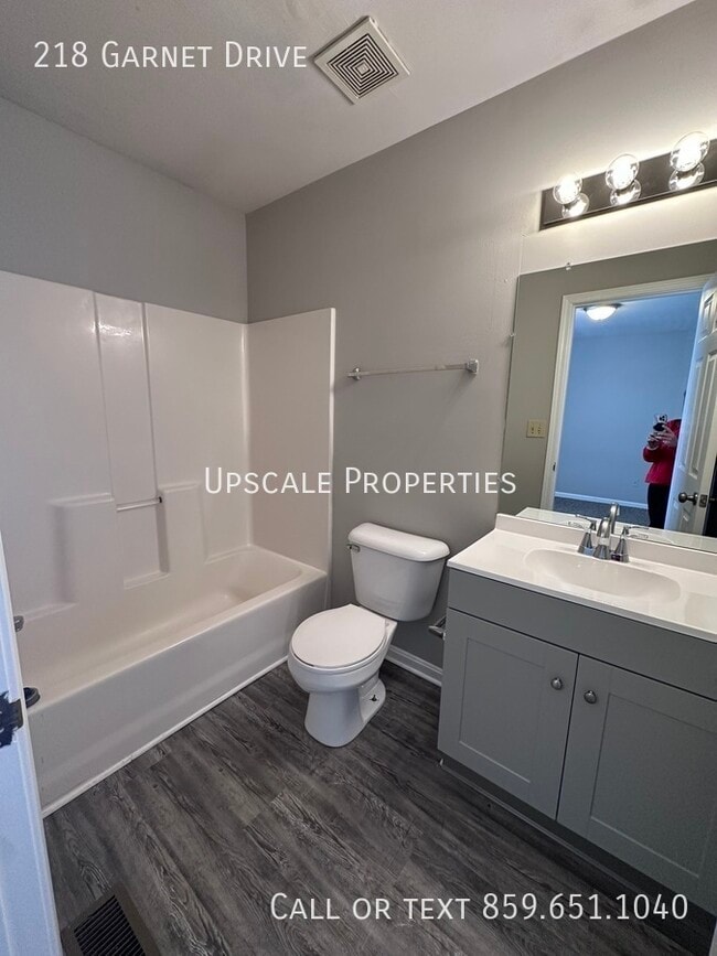 Building Photo - 218 Garnet Dr