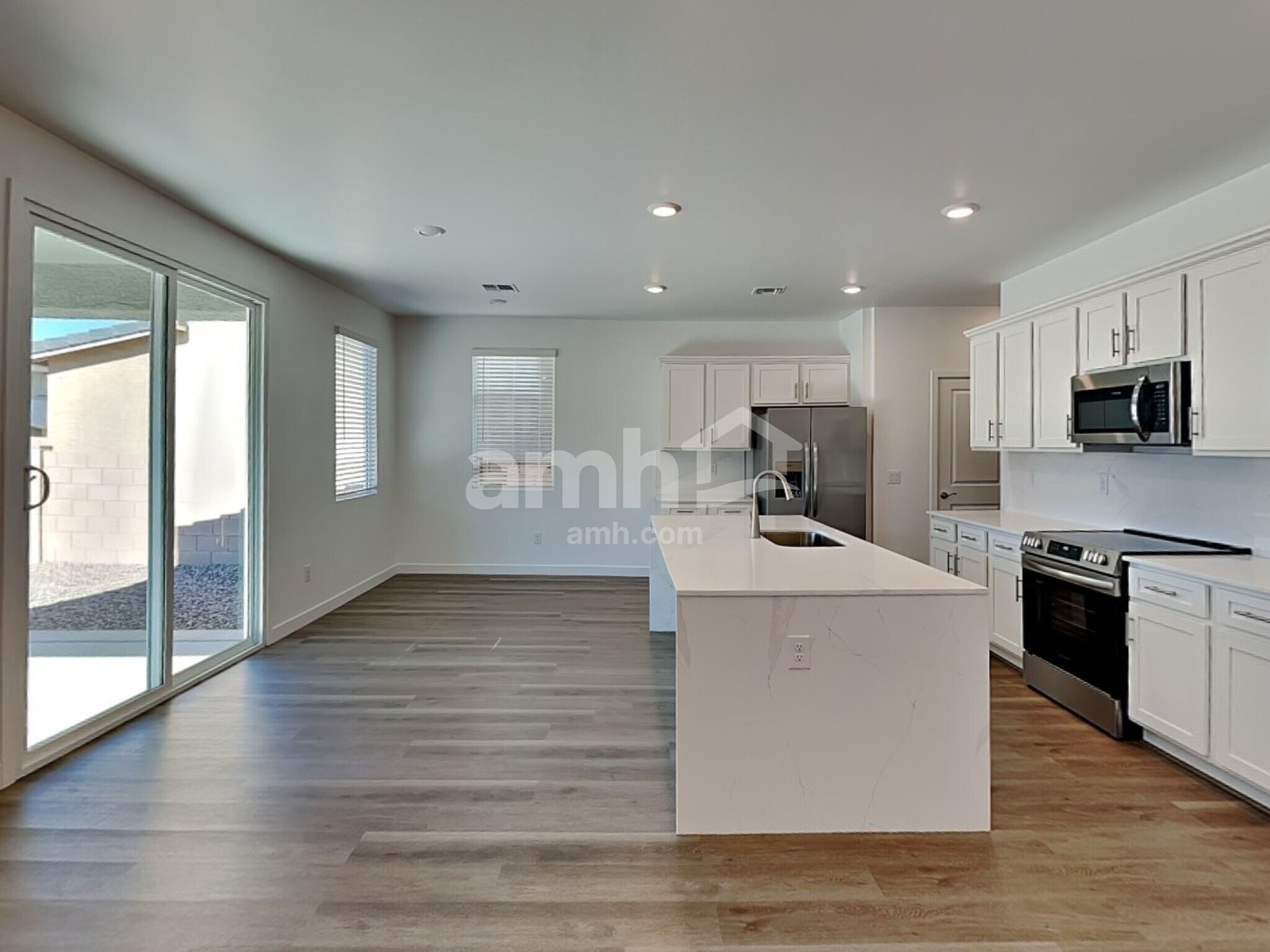 Building Photo - 7332 S Avenida Obelo