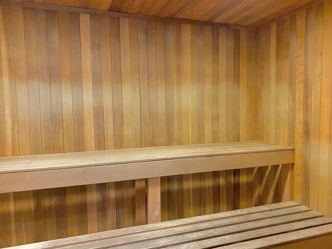 Building Photo - 511 SE 5 Ave