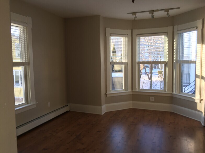 Living room - 3 Central St